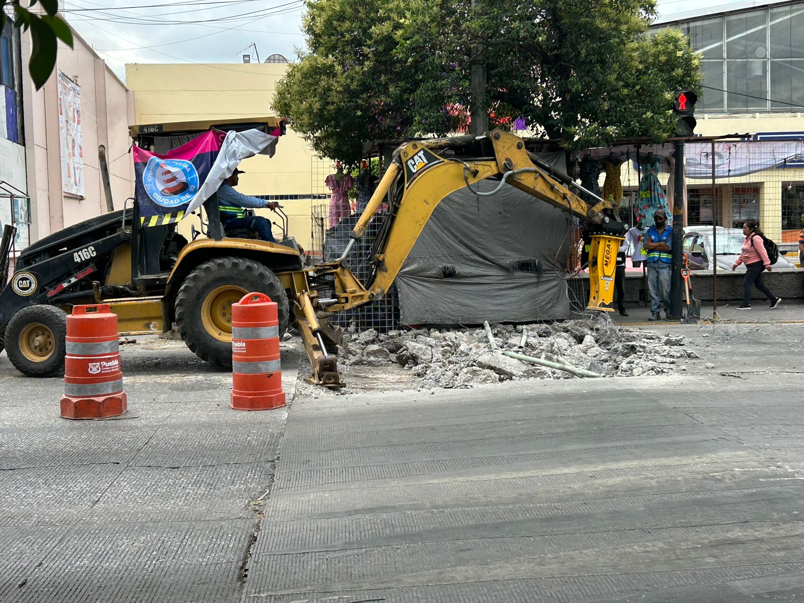 Ayuntamiento de Puebla comienza reconstrucción de pasos a nivel y